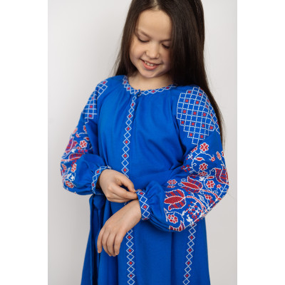 Детское вышитое платье синее