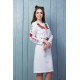 Біле плаття з флористичним візерунком